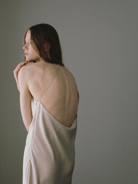 【célon】satin halter open back dress