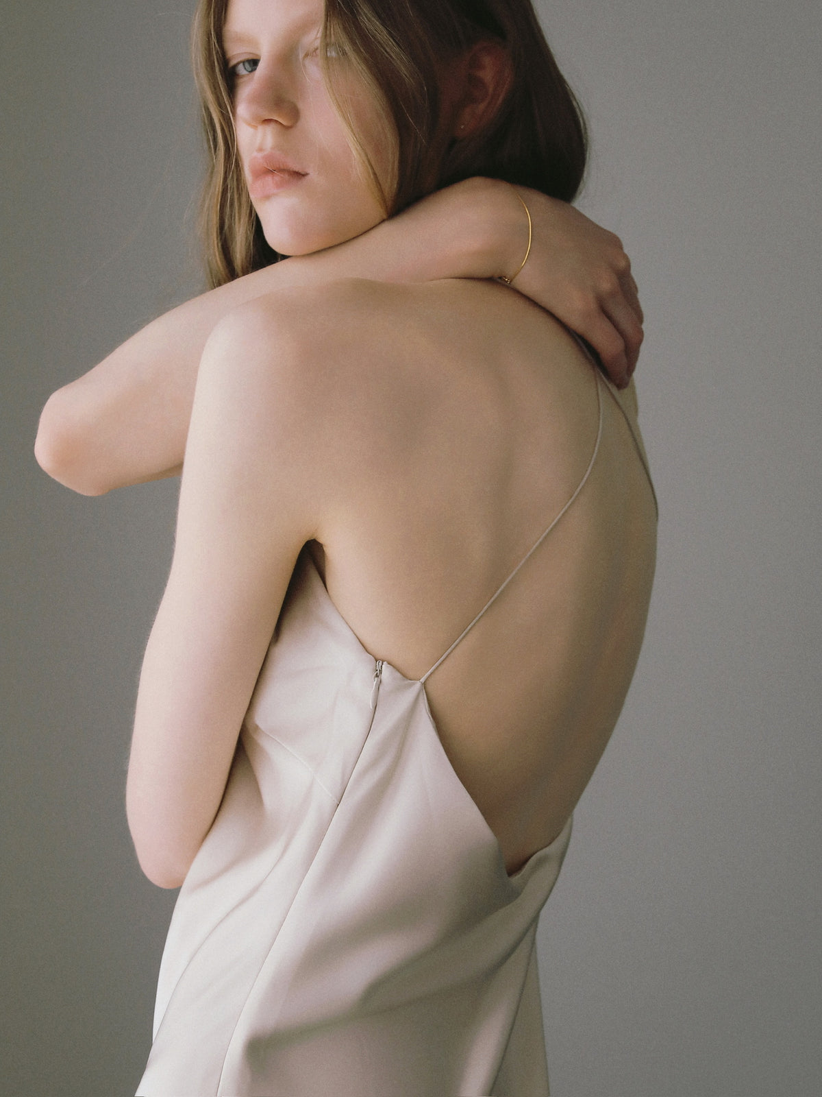 【célon】satin halter open back dress