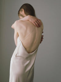【célon】satin halter open back dress