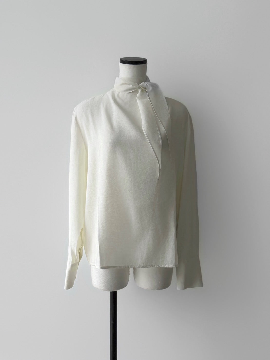 【NOWNS】Emma | Tie blouse