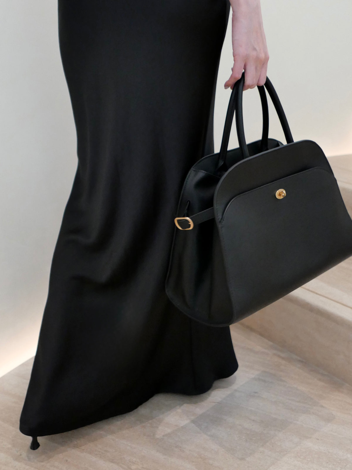 【NOWNS】Lulà | Satin sleek maxi skirt