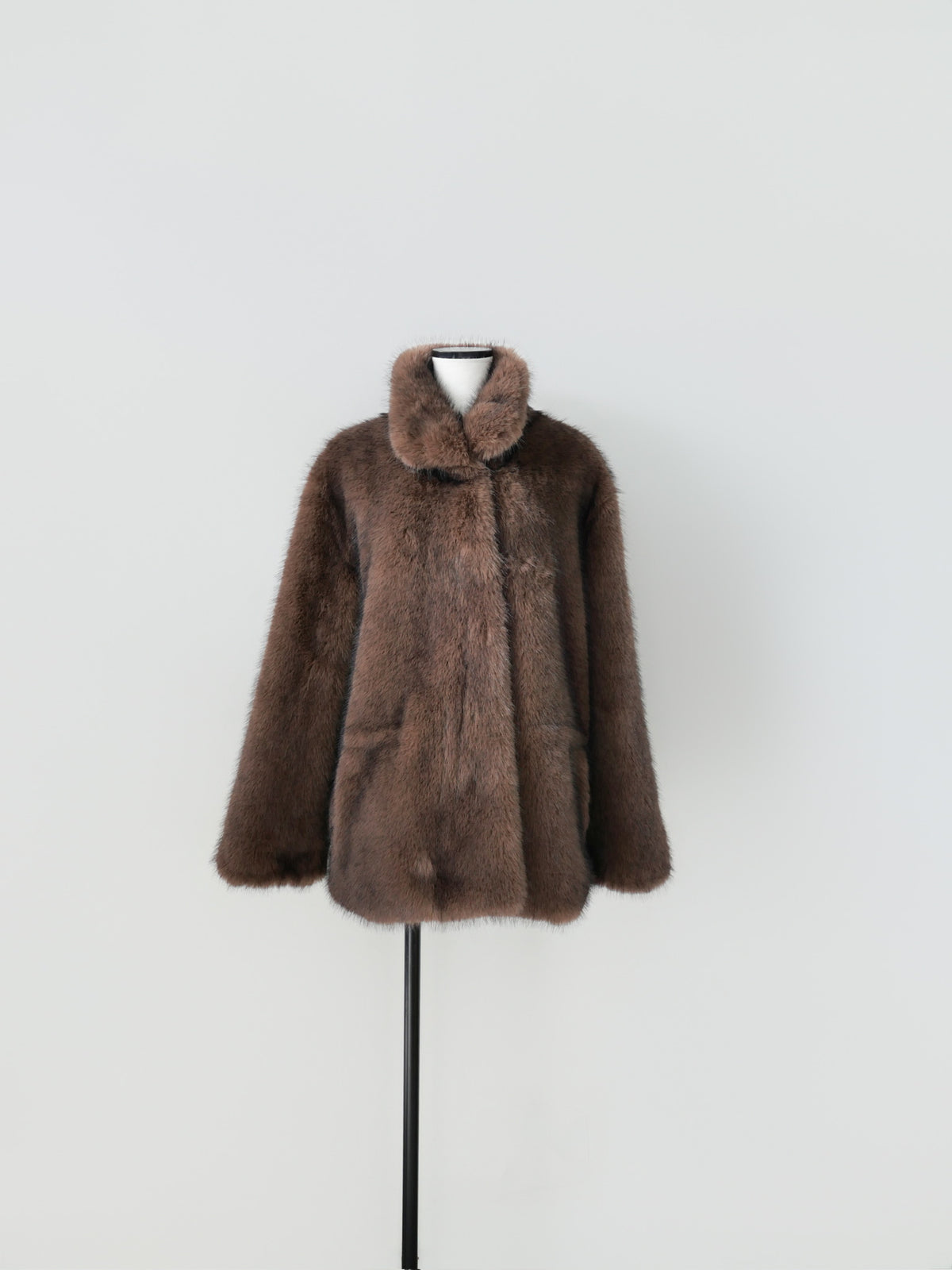 【AMOMMA】Volume Collar Fur Coat
