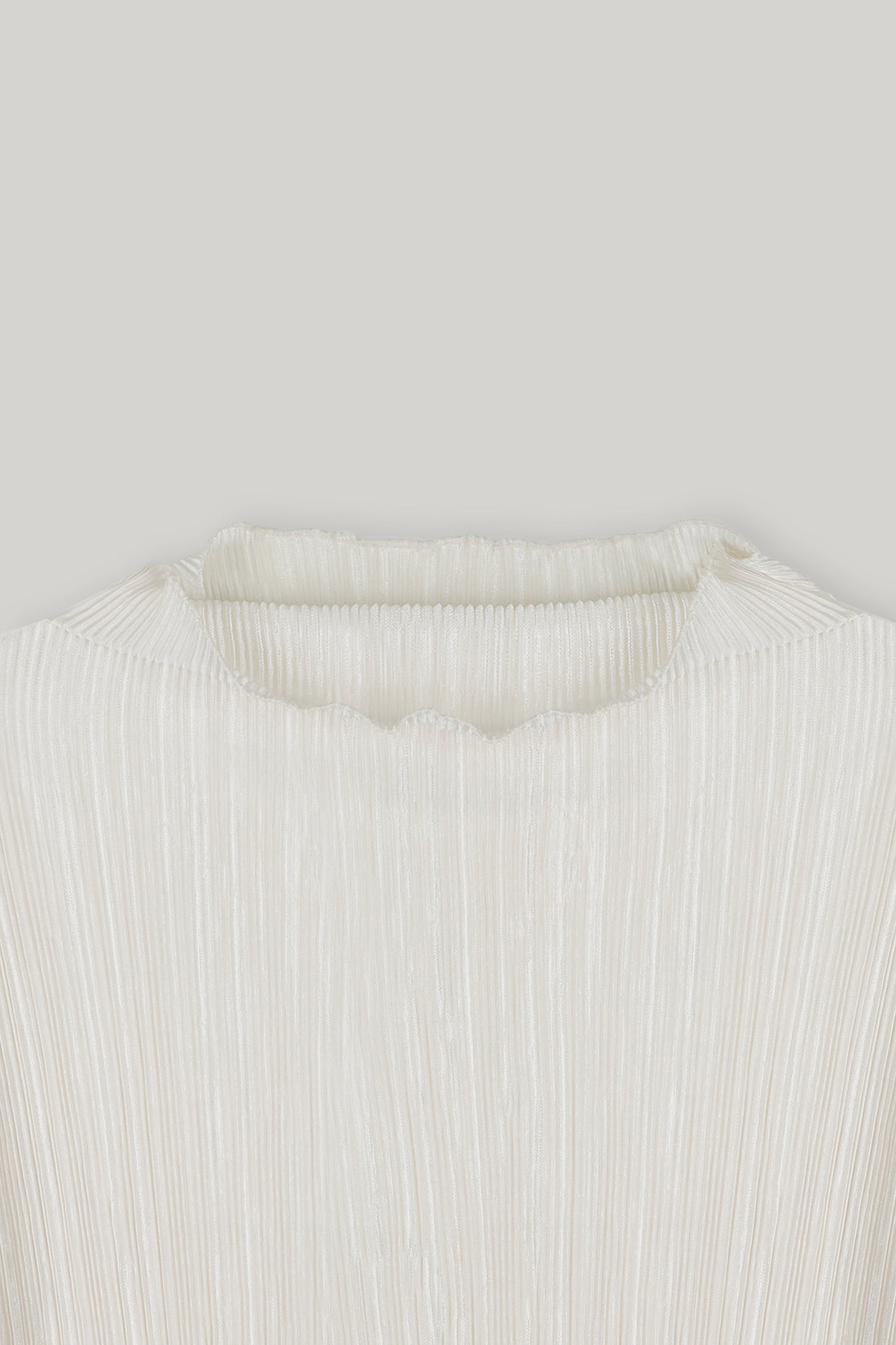 【ELBORN】Melissa High-neck Pleats Top