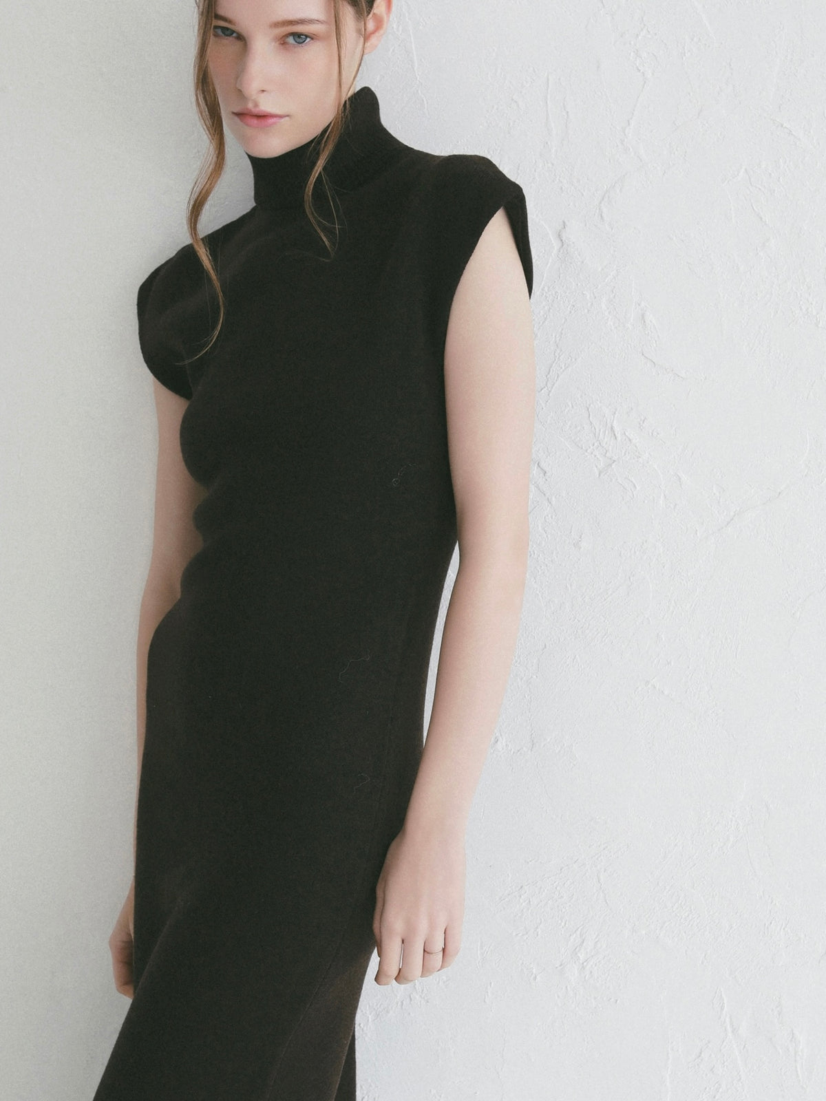 【célon】high neck cap sleeve knit dress