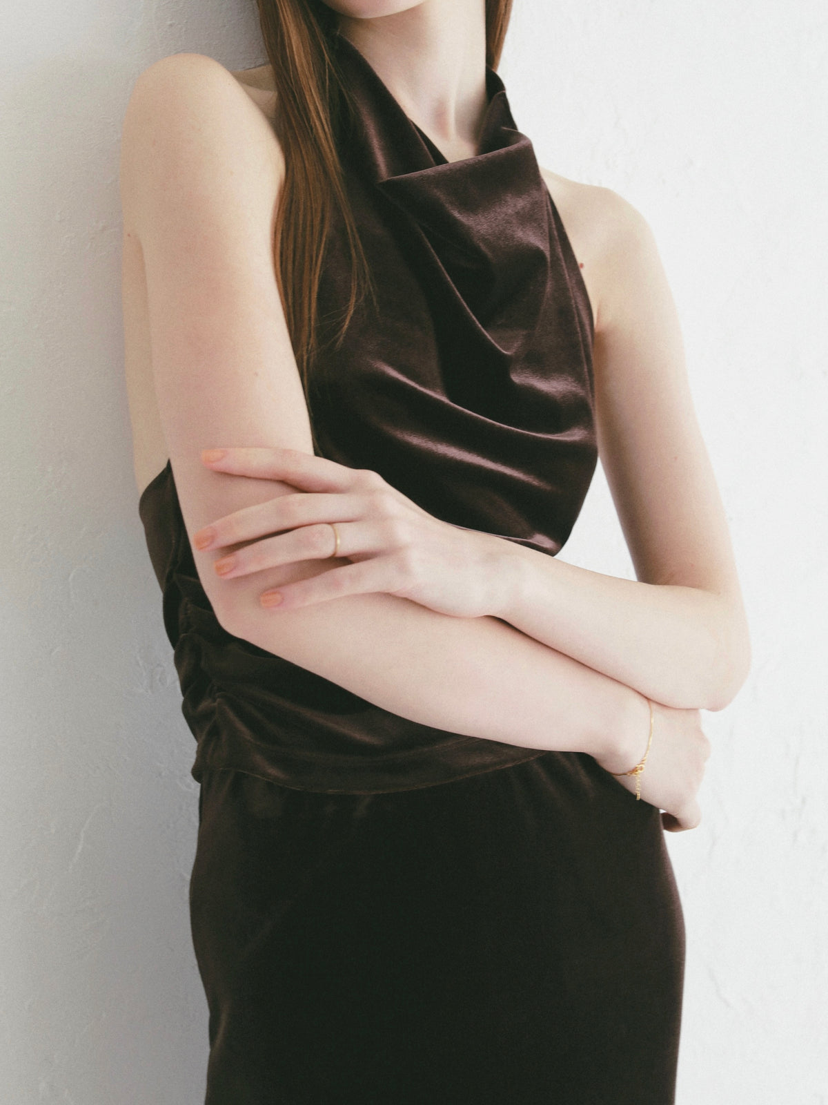 【célon】velours fluid halter neck top