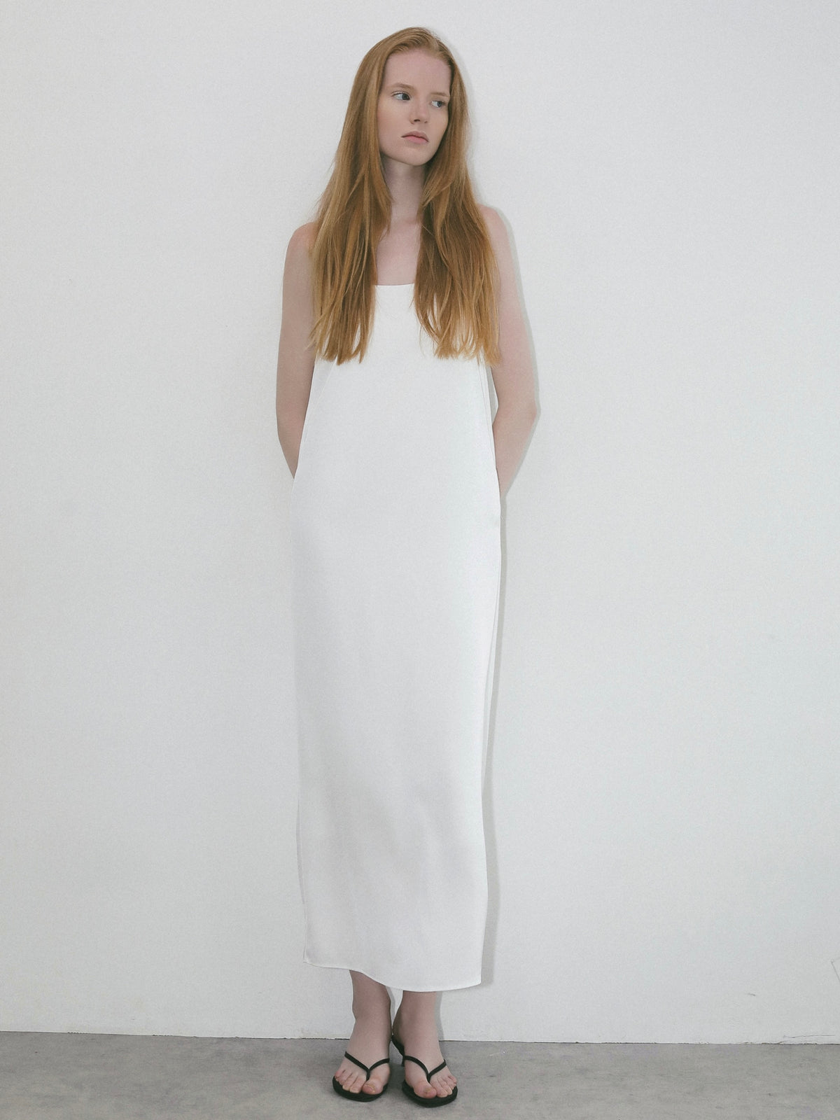【NOWNS】Lulà | Satin slip dress