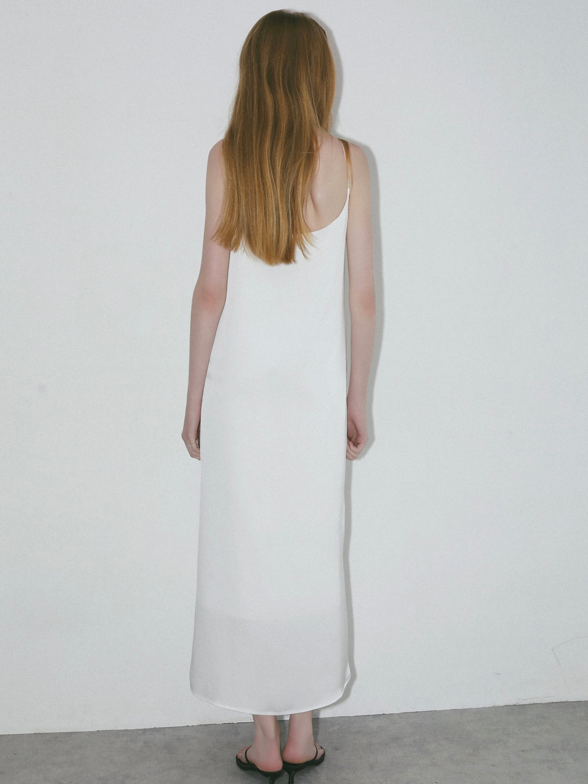 【NOWNS】Lulà | Satin slip dress