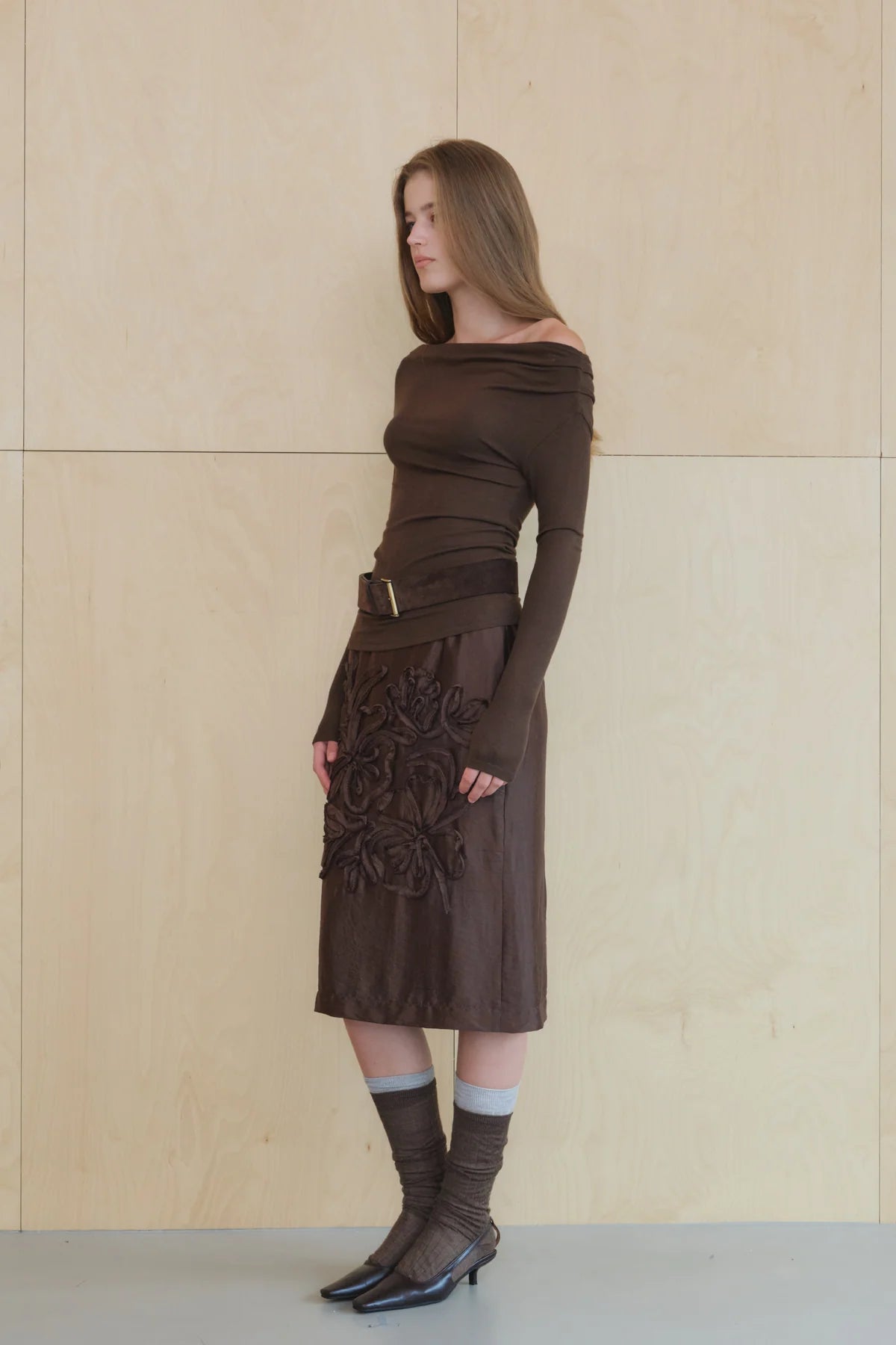 【KUMÉ】Asymmetric Off-Shoulder Ruched Top