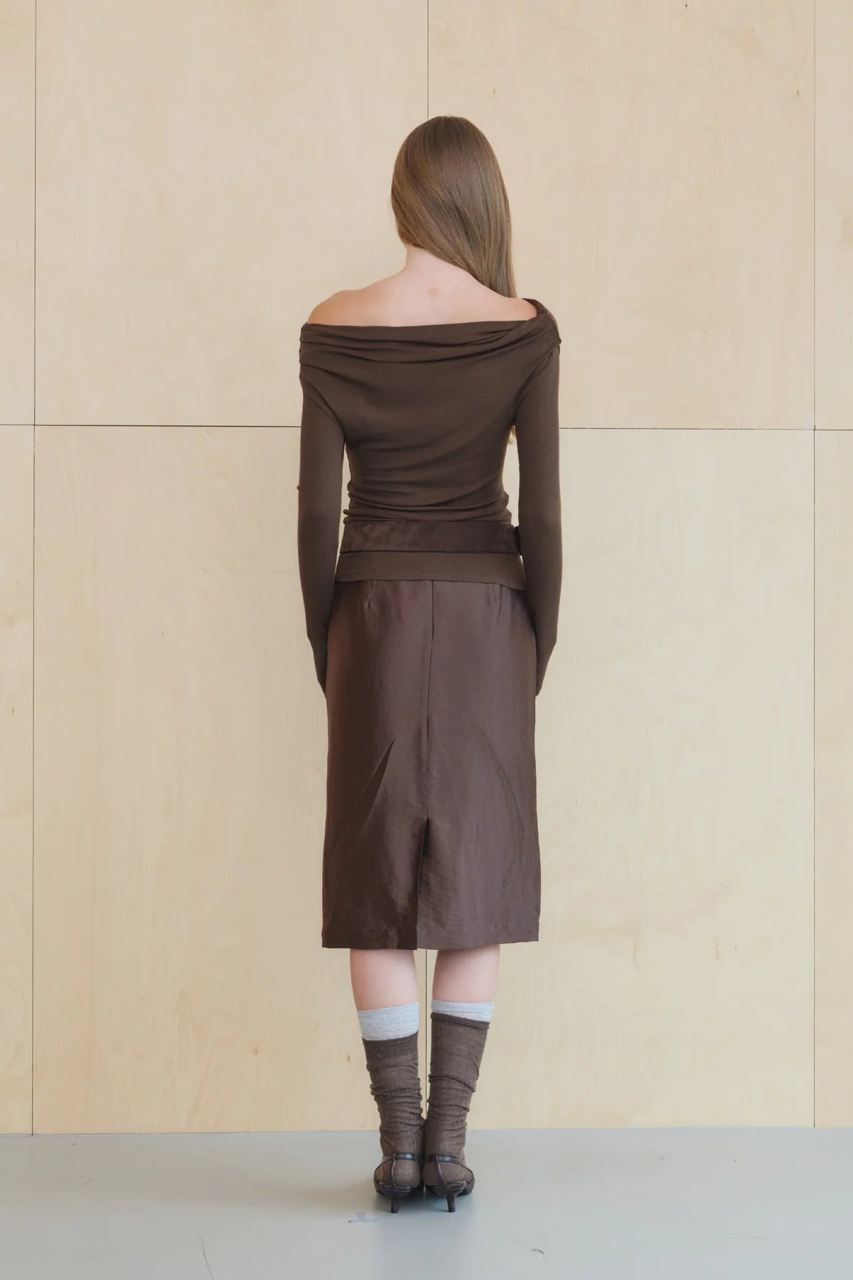 【KUMÉ】Asymmetric Off-Shoulder Ruched Top